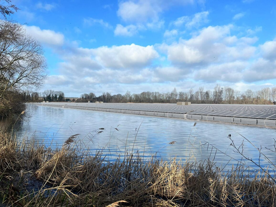 Zonnepanelen op water